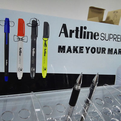Supporti acrilici su ordinazione dell'esposizione di Pen Display Stand Acrylic Pen per il personale della società